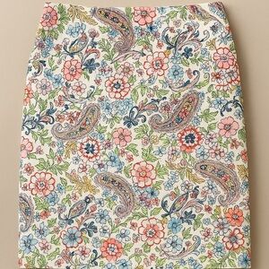 Beautiful women’s Philosophy floral paisley pencil skirt. Size 14